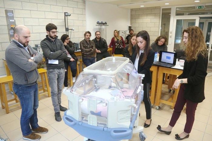 DRÄGER AND PRIME MEDICAL DONATE INCUBATOR TO THE DEPARTMENT OF MECHANICAL ENGINEERING